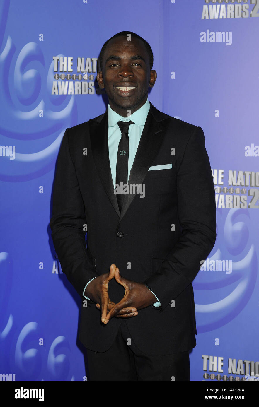 Jimmy Akingbola in arrivo per i National Lottery Awards 2011, presso gli Studios di Londra, per celebrare i migliori progetti finanziati dalla Lotteria del Regno Unito e la differenza che fanno per le loro comunità. Foto Stock