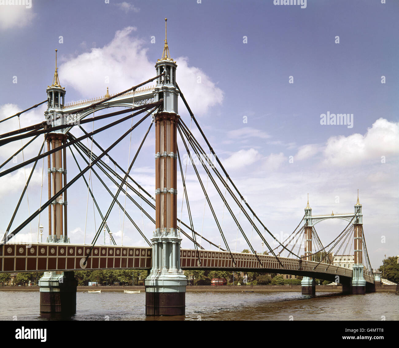 Scene di Londra - Chelsea Bridge Foto Stock