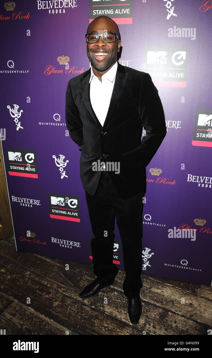 Kojo che arriva alla raccolta fondi MTV Staying Alive Foundation presso The Box, Soho, Londra. Foto Stock