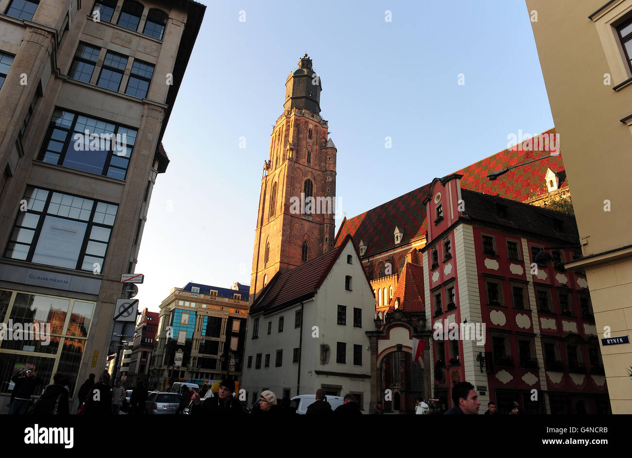 Vista sulla città, Breslavia, Polonia. Architettura e Chiesa di Santa Elisabetta a Breslavia Foto Stock
