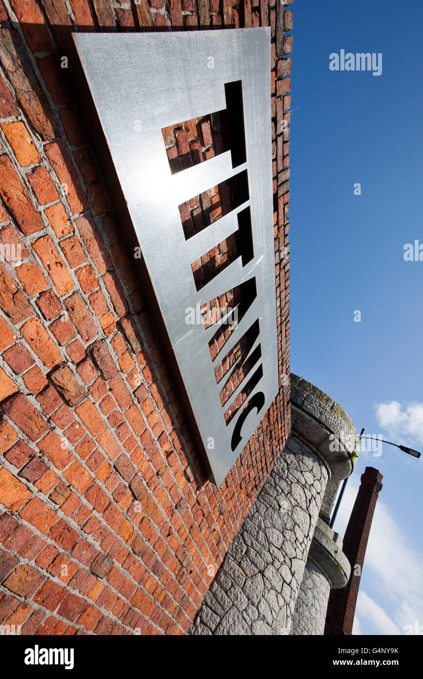 Titanic hotel in un convertito del xix secolo, magazzino parte della riqualificazione del centro storico di Stanley complesso Dock, Liverpool. Foto Stock