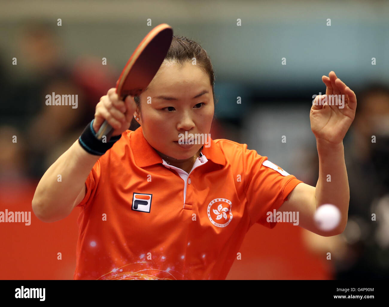 Sabato. Il 18 giugno, 2016. Giugno 18 2016, Tokyo, Giappone - Tie Yana di Hong Kong restituisce la sfera agianst della Cina di Liu Shiwen durante le donne del trimestre finale del Japan Open Table Tennis Tournament a Tokyo il Sabato, 18 giugno 2016. Mar è stato sconfitto da Liu 0-4. © Yoshio Tsunoda/AFLO/Alamy Live News Foto Stock