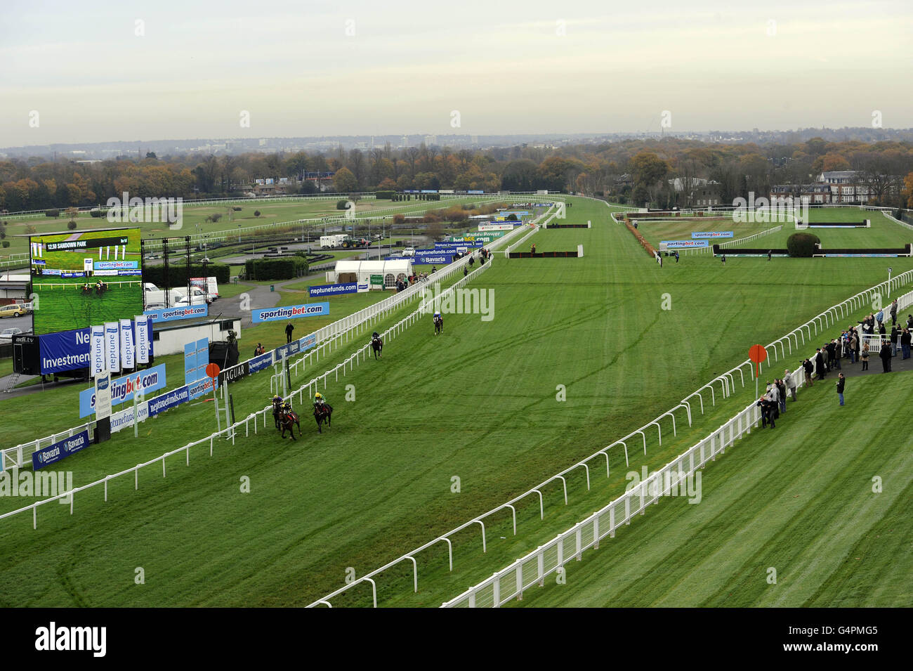 Ippodromo di Sandown. Vista generale dell'ippodromo di Sandown Foto Stock