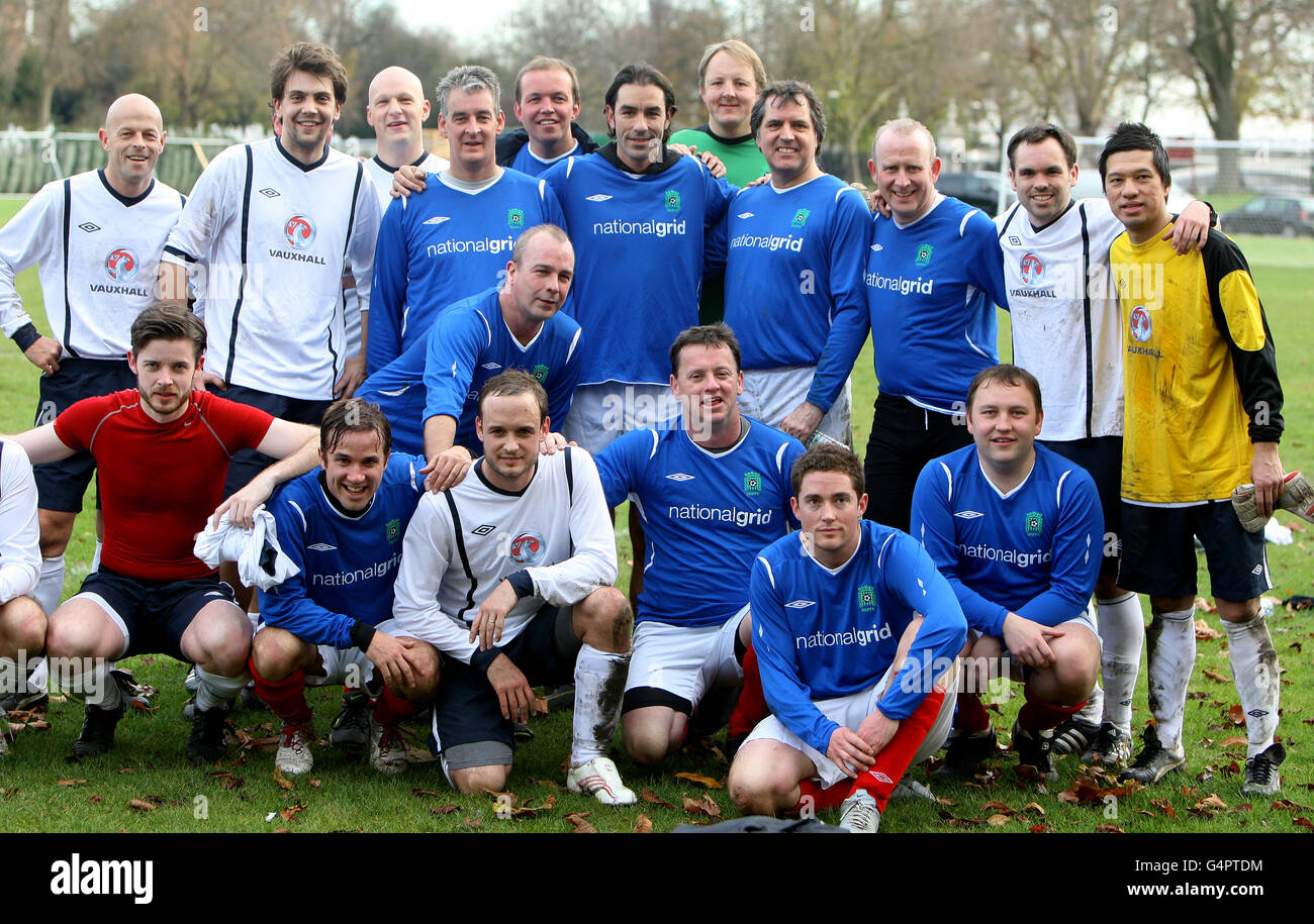 Calcio - deputati al Parlamento europeo contro Sport Media - Londra. Ex Arsenal e Francia internazionale Robert Pires 'ospiti' in una partita di calcio parlamentare contro i mezzi di comunicazione di Londra. Foto Stock