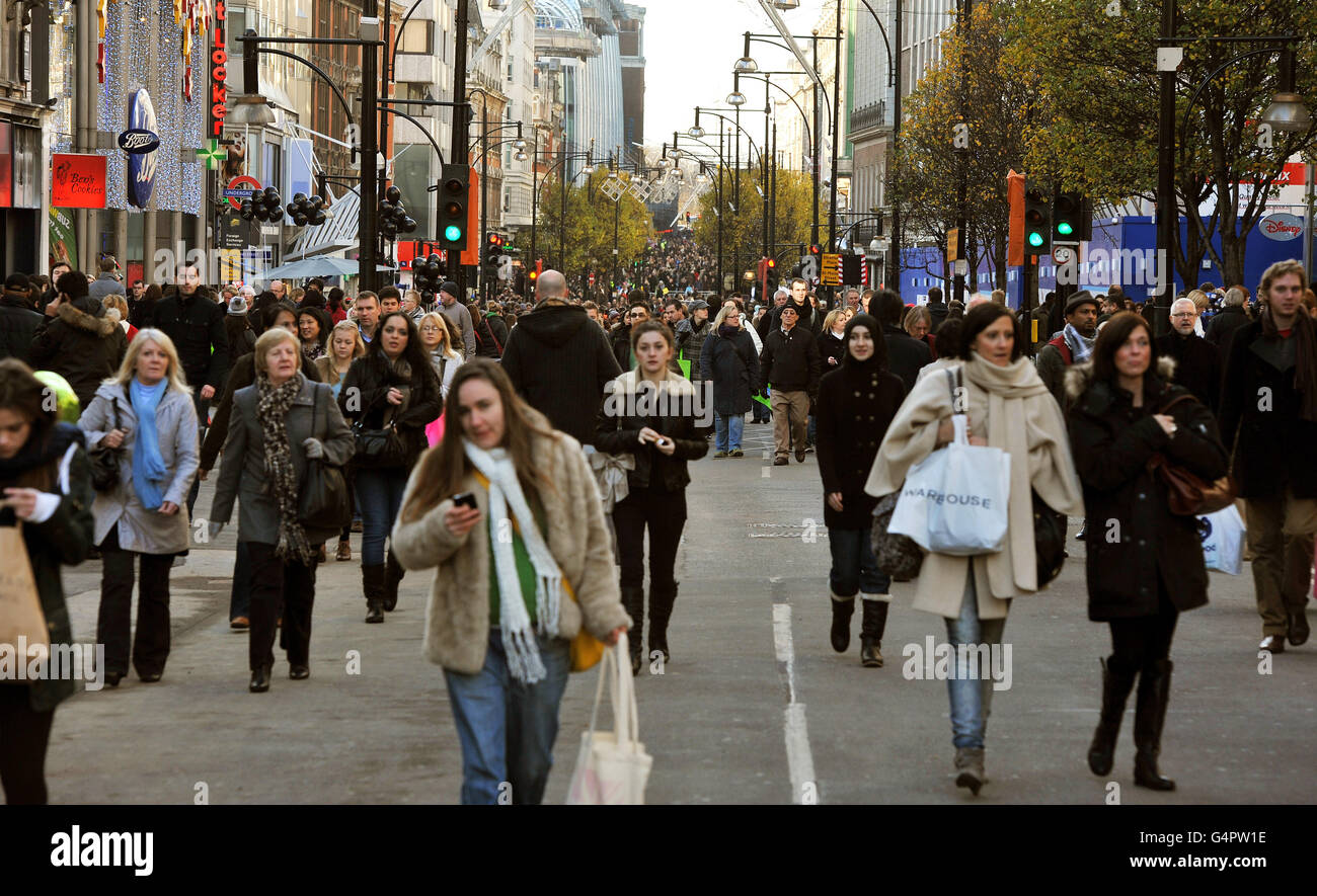 150 milioni di vendite questo fine settimana, con entrambe le strade pedonali. Guarda la storia di PA CONSUMER Christmas. Il credito fotografico dovrebbe essere: John Stillwell/PA Wire Foto Stock