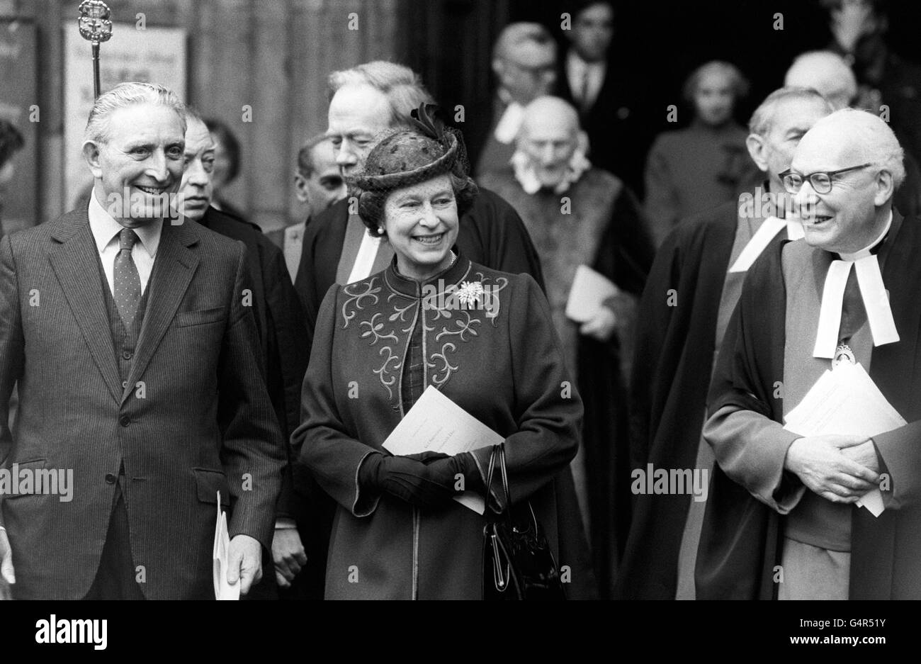 La regina Elisabetta II lascia l'abbazia di Westminster dopo aver partecipato al servizio del Commonwealth Day. Foto Stock