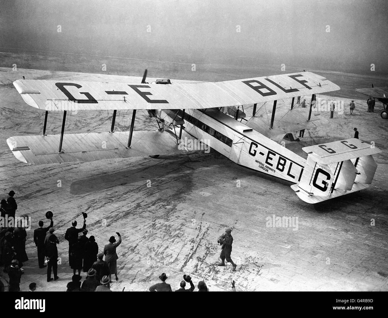L'Imperial Airways 'City of Glasgow', un Argosy Armstrong Whitworth, lascia il nuovo aeroporto Croydon per Karachi, India. Foto Stock