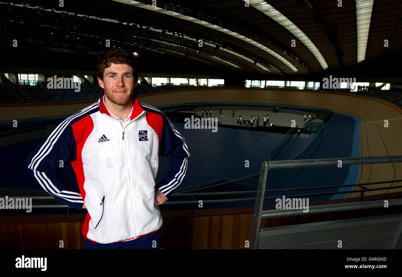 Great Britains Liam Phillips durante la fotocellula al Velodrome nel Parco Olimpico di Londra. PREMERE ASSOCIAZIONE foto. Data immagine: Martedì 13 dicembre 2011. Oltre 30 londinesi 2012 hopefuls si sono riuniti per prepararsi ai Giochi. Il Team 2012, presentato da Visa, sta raccogliendo fondi per 1,200 atleti britannici a www.team-2012.com. Il credito fotografico dovrebbe essere: Cavo PA Foto Stock