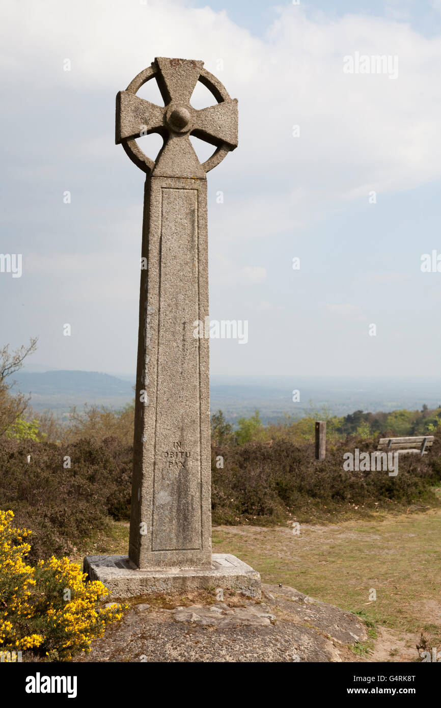 Il Celtic Cross sul patibolo Hill, Hindhead, Surrey, England, Regno Unito, Europa Foto Stock