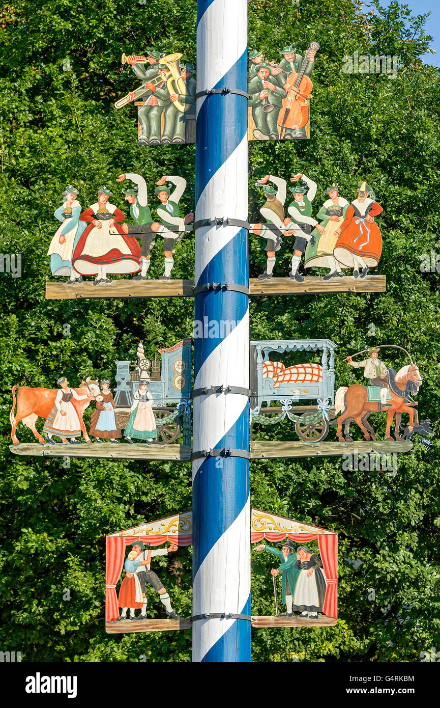 Maypole, dettaglio figure contadina, Schliersee, Alta Baviera, Baviera, Germania Foto Stock