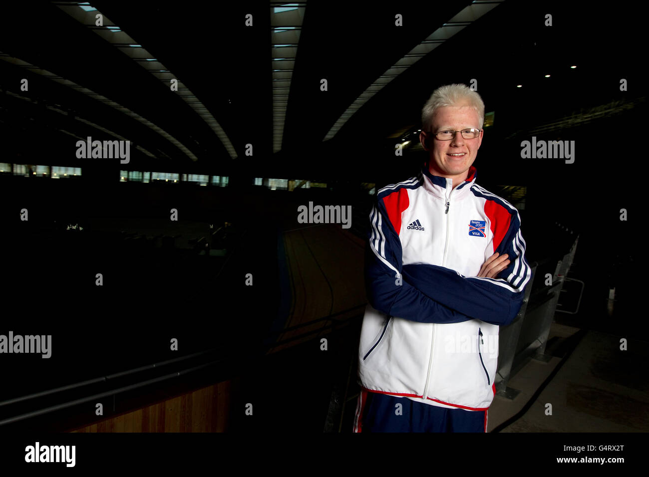 Adam Knott, il grande calciatore britannico, durante la fotocellula al Velodrome nel Parco Olimpico di Londra. Oltre 30 londinesi 2012 hopefuls si sono riuniti per prepararsi ai Giochi. Il Team 2012, presentato da Visa, sta raccogliendo fondi per 1,200 atleti britannici a www.team-2012.com. Foto Stock