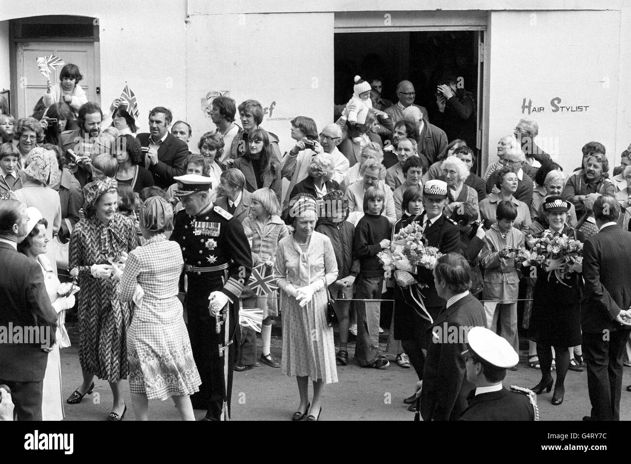 Royalty - Queen Elizabeth II visita alle Isole del Canale - Guernsey Foto Stock