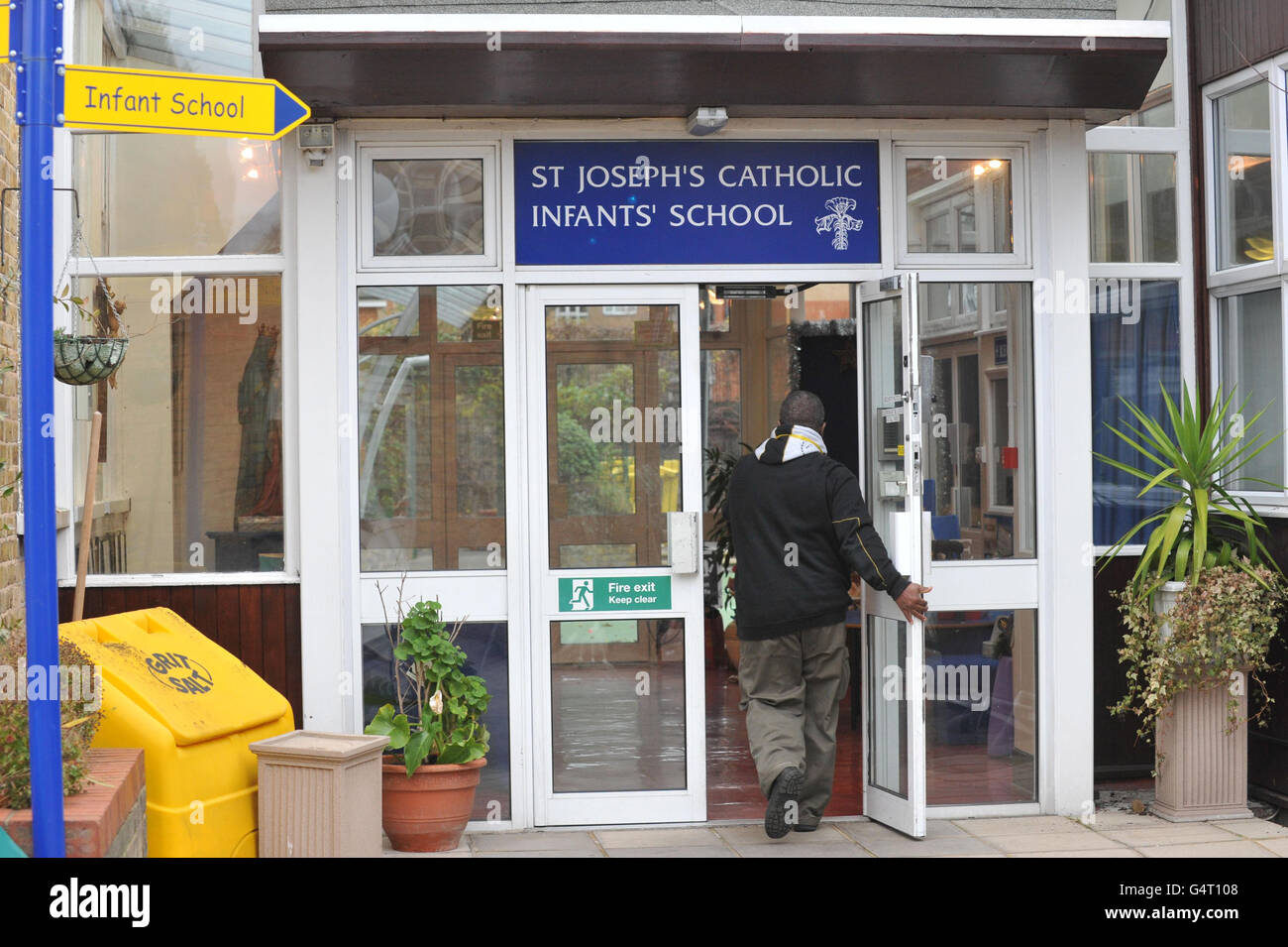 St Joseph's Catholic Infant' School a Camberwell, a sud di Londra. Foto Stock