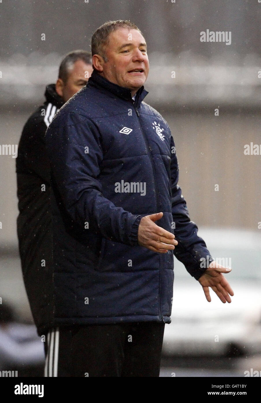 Ally McCoist, manager dei Rangers, durante la partita della Clydesdale Bank Scottish Premier League a St Mirren Park, Paisley. Foto Stock