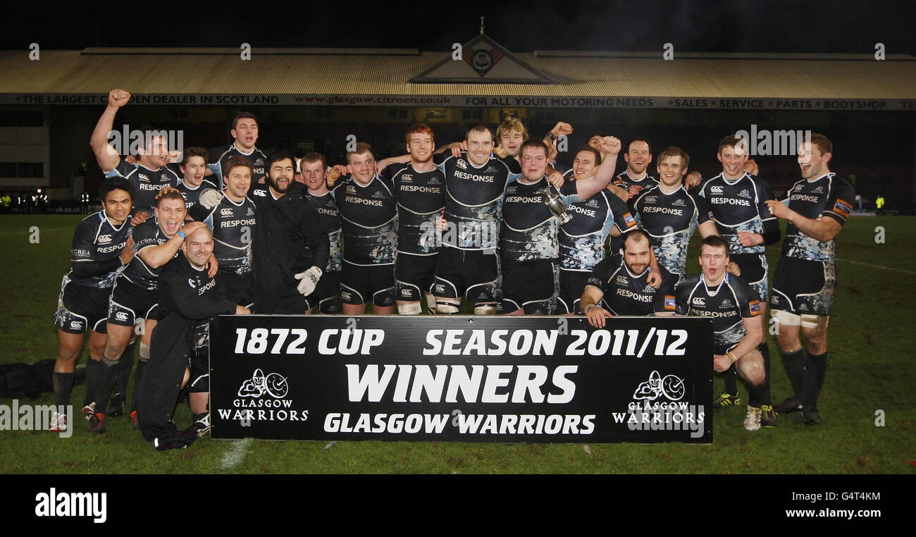 Glasgow Warriors' festeggia battendo Edimburgo per mantenere la Coppa 1872 dopo la partita della RaboDirect PRO12 League al Firhill Stadium di Glasgow. Foto Stock