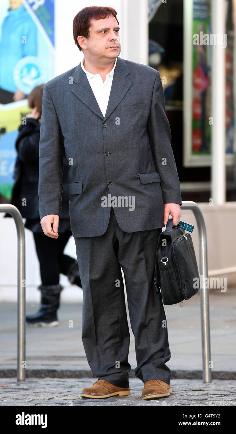 Spencer Payne, 44 anni, che accusava falsamente il suo vicino di essere uno degli assassini di James Bulger, arriva a Colchester Magistrates Court in Essex. Foto Stock