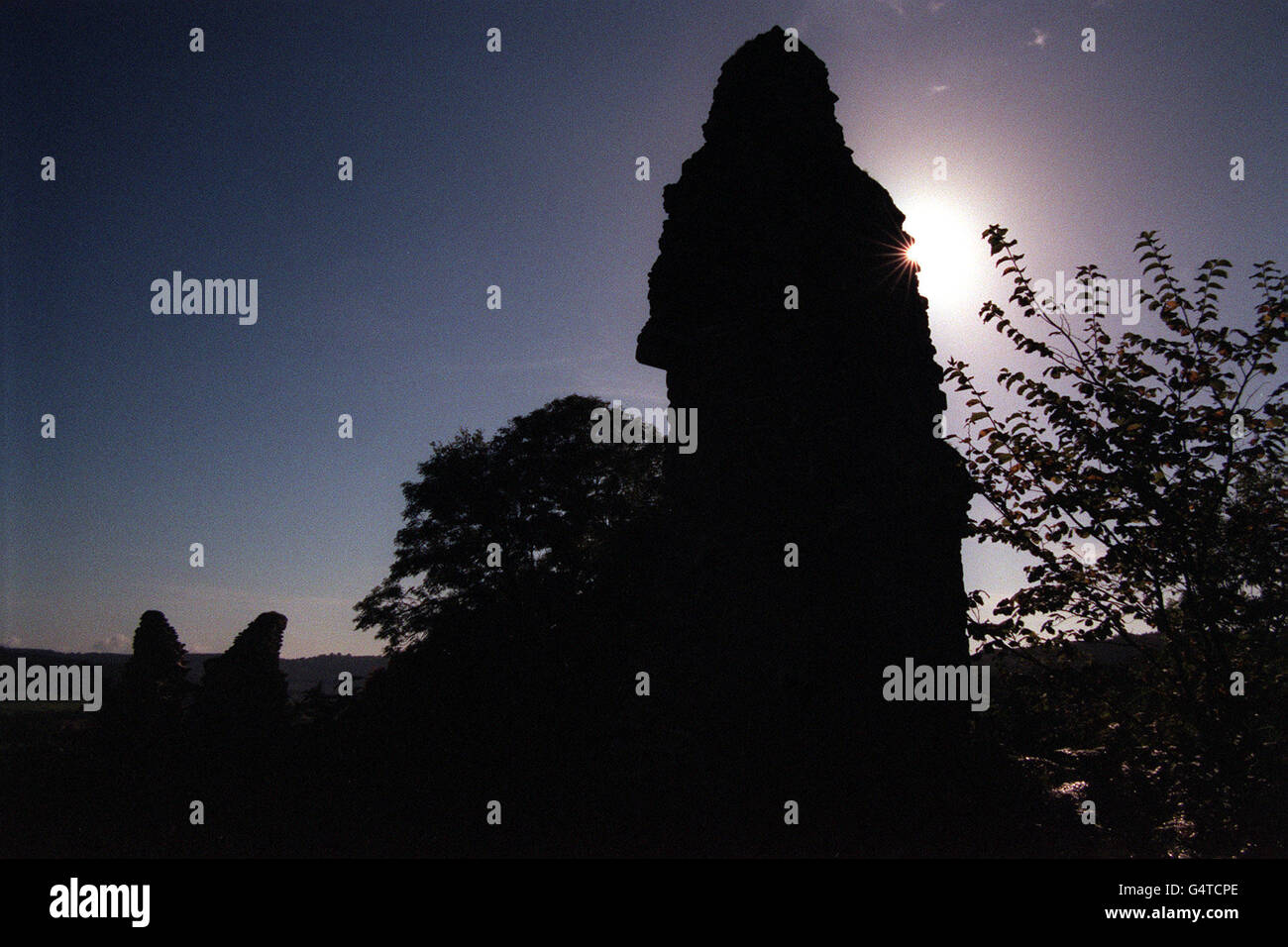 Castello di Wigmore in Herefordshire. English Heritage ha aperto l'ultimo grande castello medievale in Inghilterra che, fino a quando il patrimonio inglese lo acquistò nel 1996, non era mai stato riparato o conservato. * dopo tre anni di lavoro che costano quasi 1 milione, il castello di Wigmore sembra molto come ha fatto per gli ultimi 200 anni. La Guardianship del Castello di Wigmore fu generosamente donata alla Nazione dal suo proprietario, John Gaunt, un contadino locale, nel 1995. Fu chiusa al pubblico a causa del suo pericoloso stato di decadenza e il governo chiese al patrimonio inglese di guarire per conto della nazione. Foto Stock