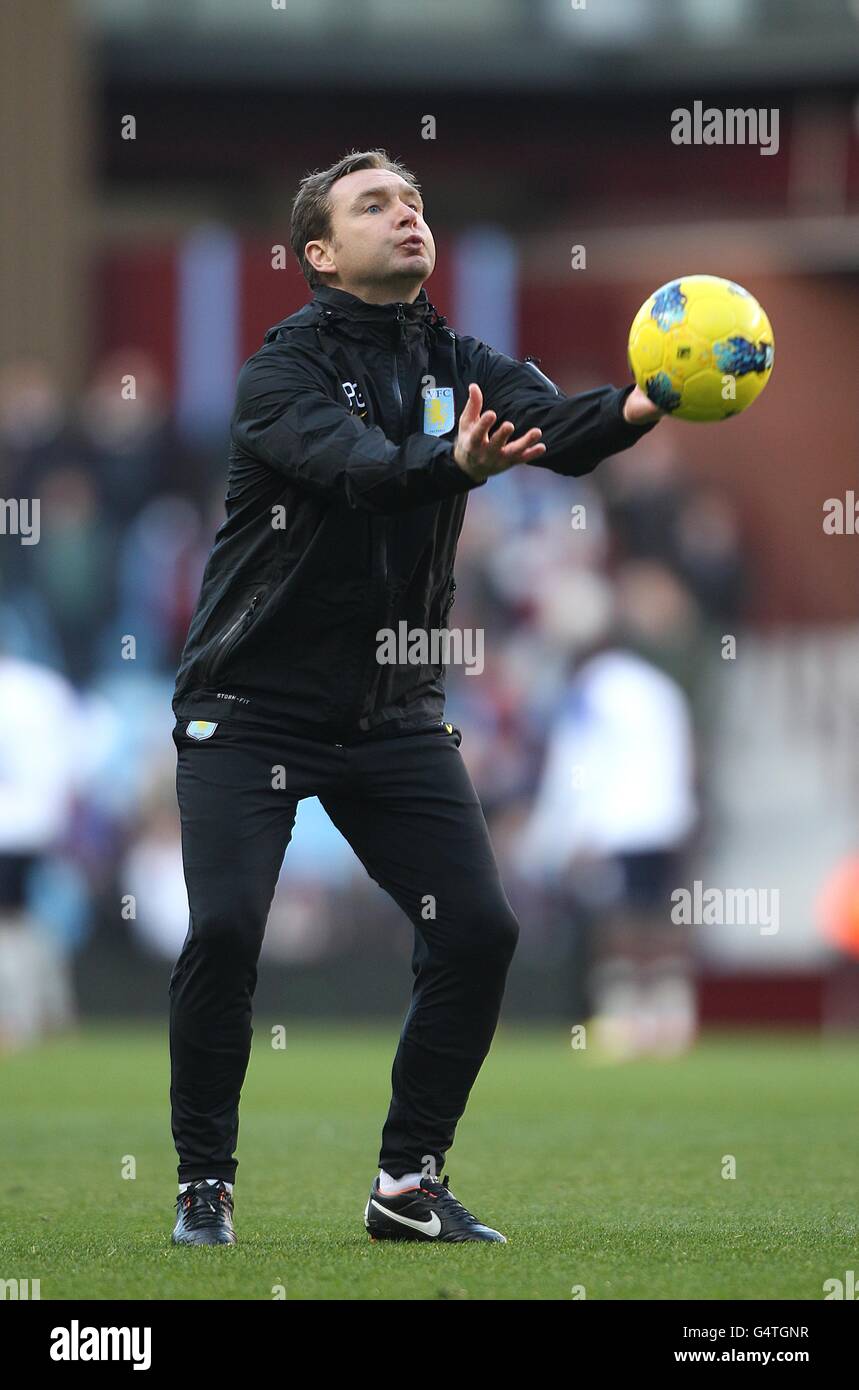 Calcio - Barclays Premier League - Aston Villa v Everton - Villa Park. Peter Grant, Assistente di Aston Villa Foto Stock