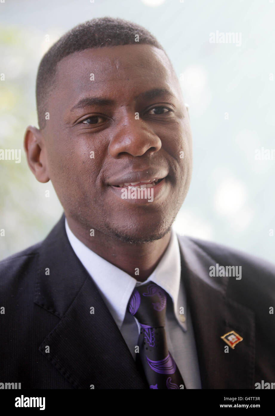 Vice M'Zou Naya Jean-Baptiste del partito Politique Reponse Paysan (il partito politico della risposta del contadino) che parla a Port-au-Prince, Haiti. Foto Stock