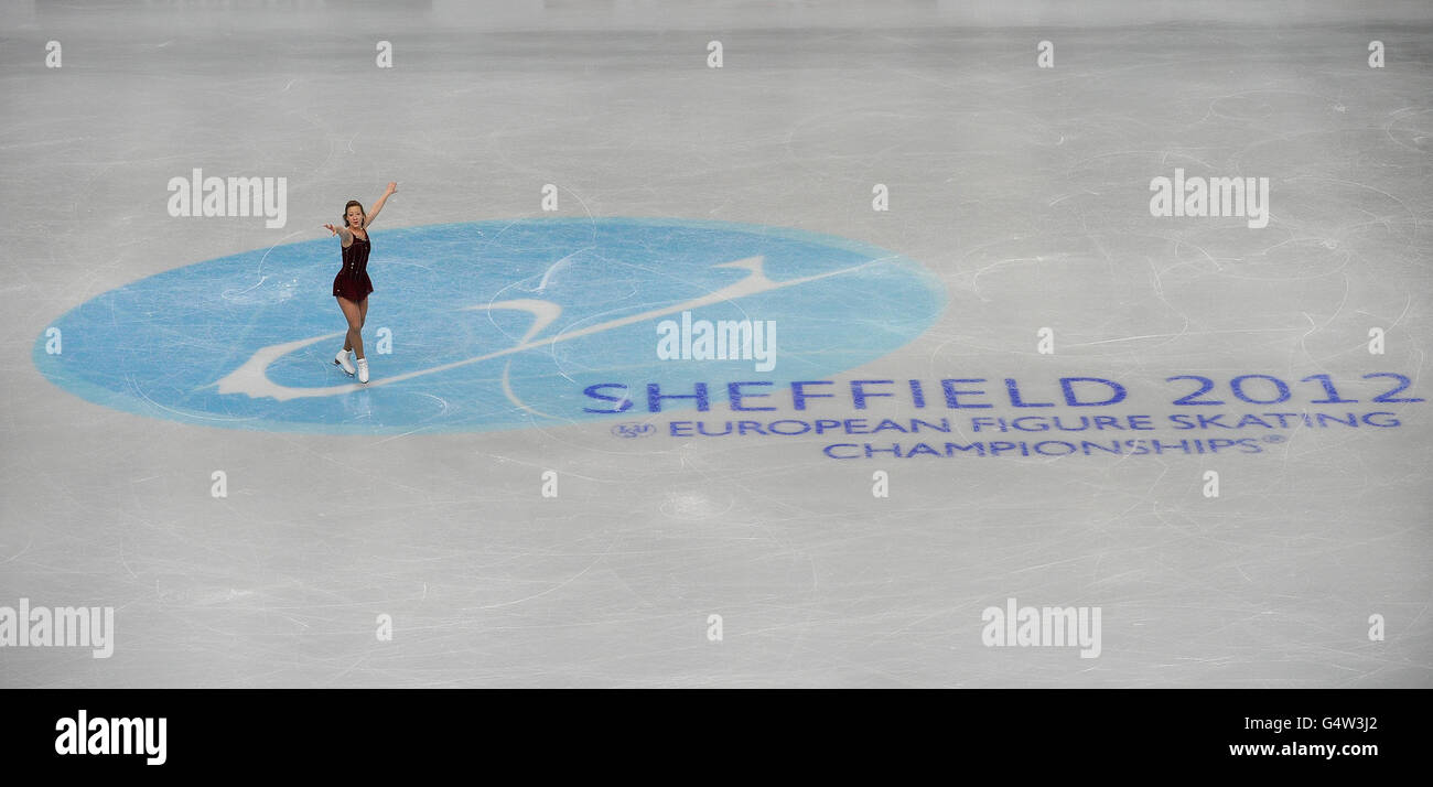 Clara Peters in azione in Irlanda nel Ladies Preliminary Round Free Skating durante i campionati europei di pattinaggio a figure alla Motorpoint Arena di Sheffield. Foto Stock Clara Peters in azione in Irlanda nel Ladies Preliminary Round Free Skating durante i campionati europei di pattinaggio a figure alla Motorpoint Arena di Sheffield. Foto Stock