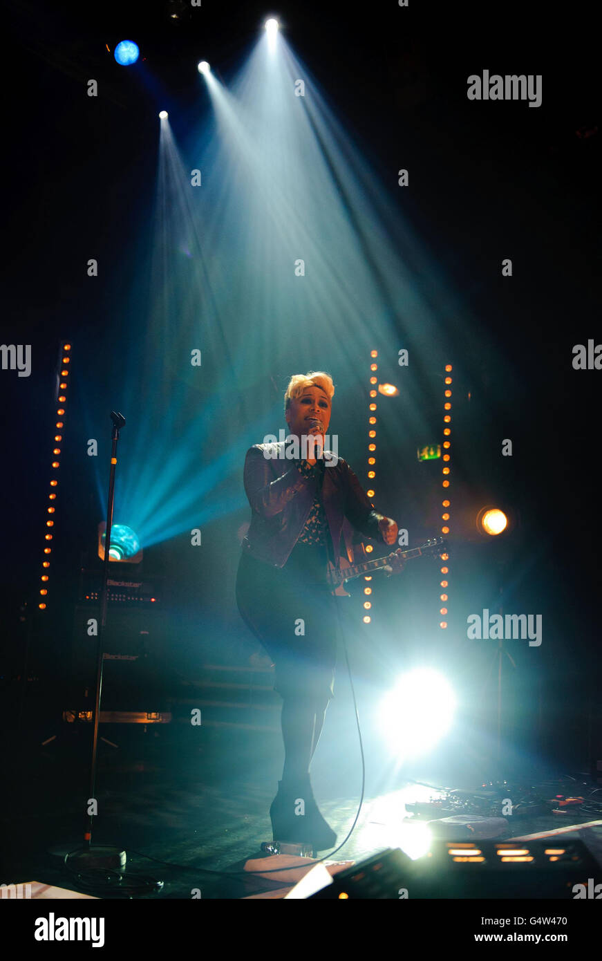 Emeli Sande si esibisce durante la MTV nuovissimo per 2012 concerti al KOKO di Londra. Foto Stock