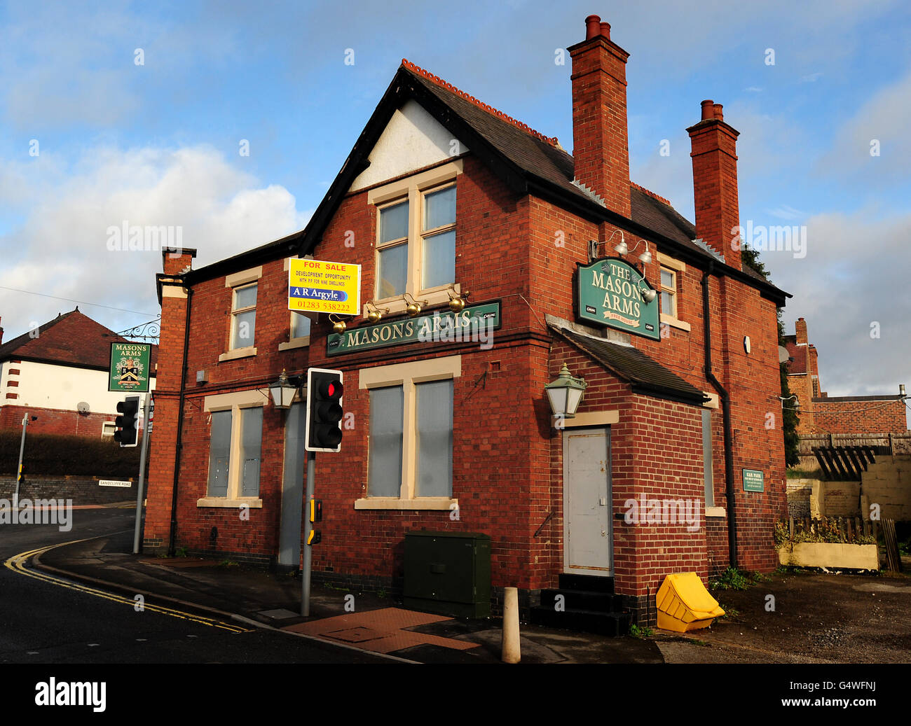 Vista generale di un pub Masons Arms a Midway, South Derbyshire. Foto Stock