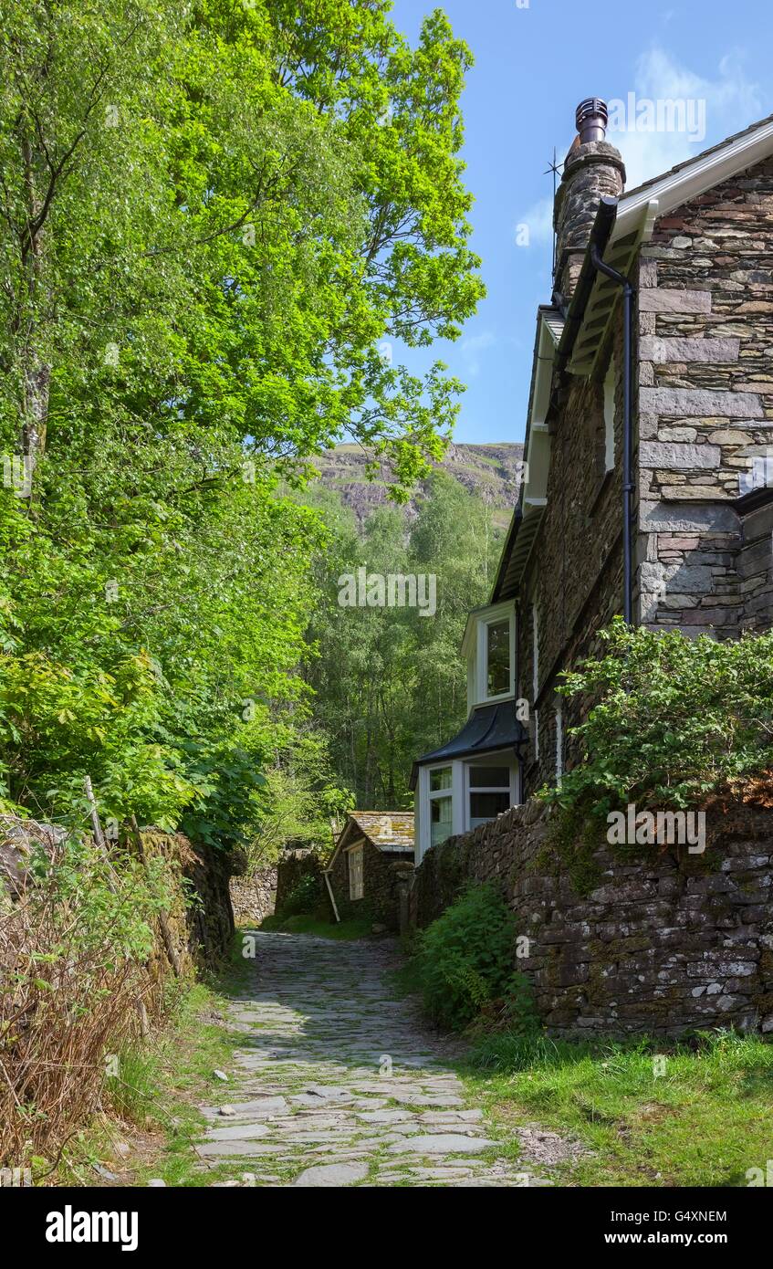 Cottage vicino Helm Crag, nel distretto del lago, Cumbria, Inghilterra Foto Stock