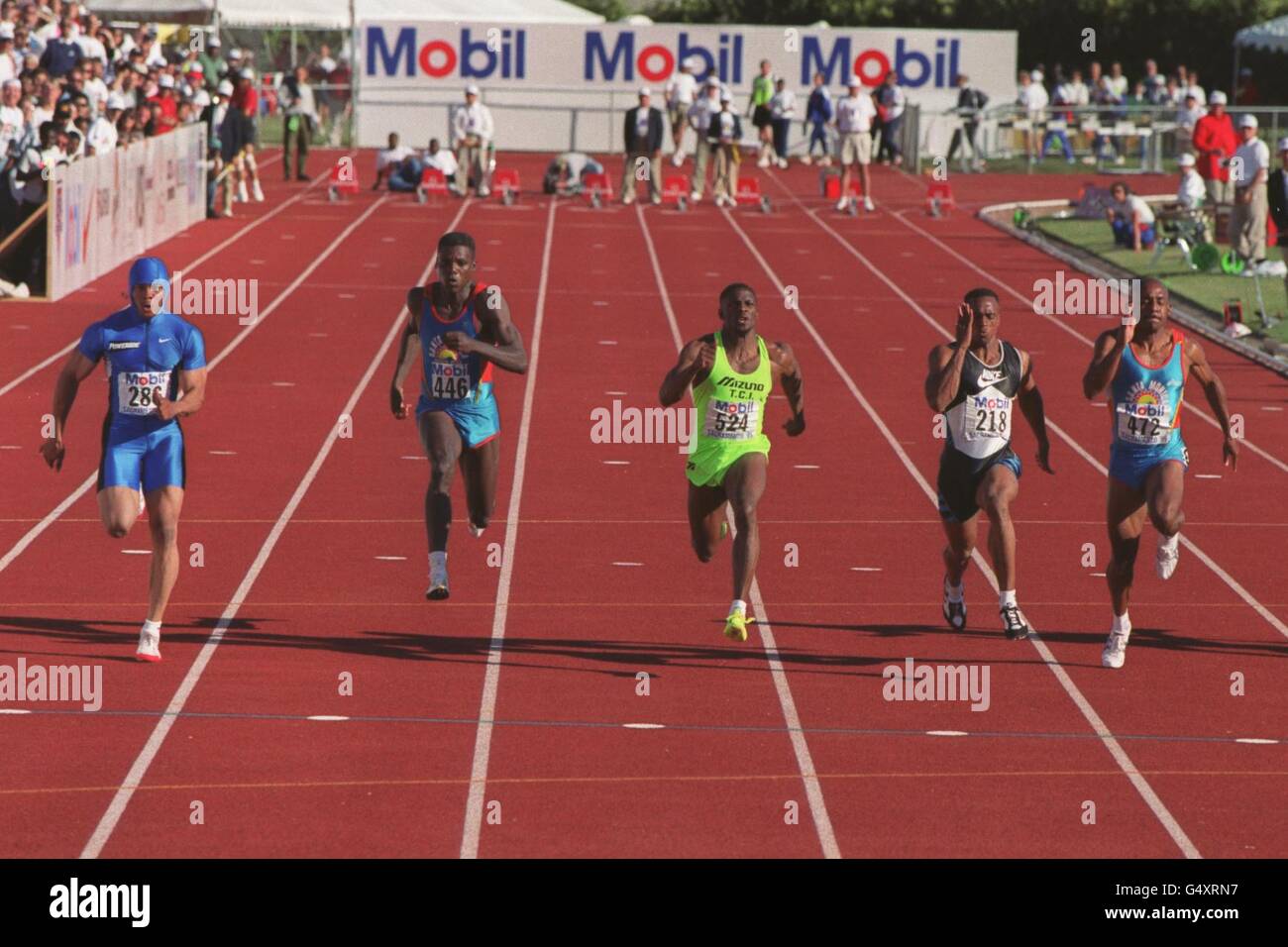 ATLETICA. L-R: MAURICE GREEN, CARL LEWIS, DENNIS MITCHELL, JON DRUMMOND & MIKE MARSH, USA-100M Foto Stock