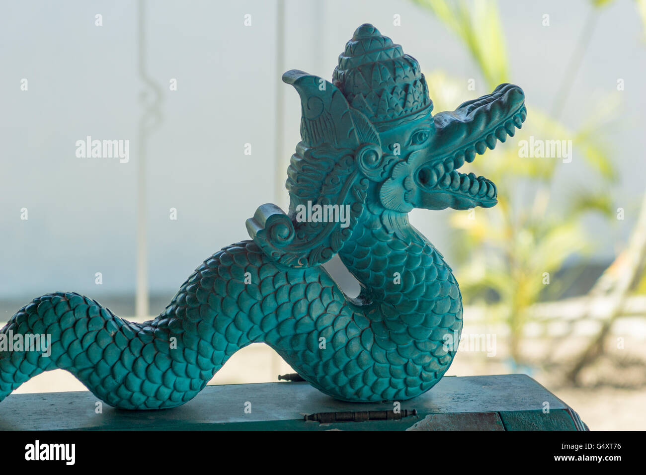 Indonesia, Java, Yogyakarta, Blue Dragon statua - dettagli nel Palazzo del Sultano Kraton Foto Stock