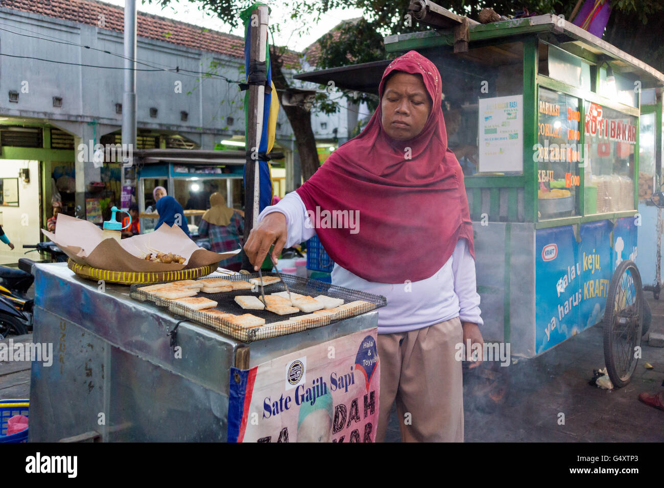 Indonesia, Java, Yogyakarta, scena di strada - streetfood Foto Stock