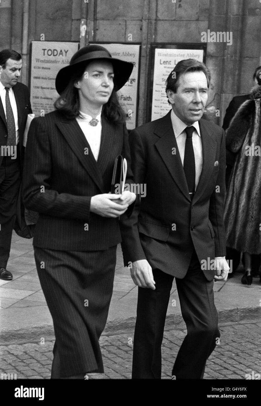 Il conte e la contessa di Snowdon arrivano all'abbazia di Westminister per il Memorial Service a Lord Harlech. Partecipò anche la prima moglie del conte, la Principessa Margaret. Foto Stock