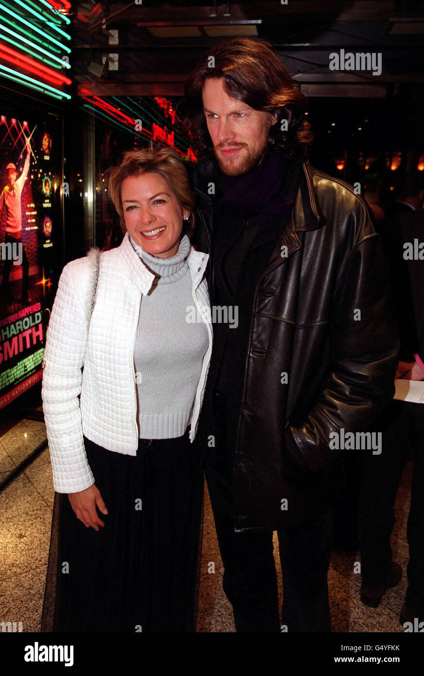 GMTV Presenter Penny Smith, arrivato alla Empire Leicester Square per lo screening della Carità di Gala (a sostegno del Relief comico) di "What happen to Harold Smith?". Foto Stock