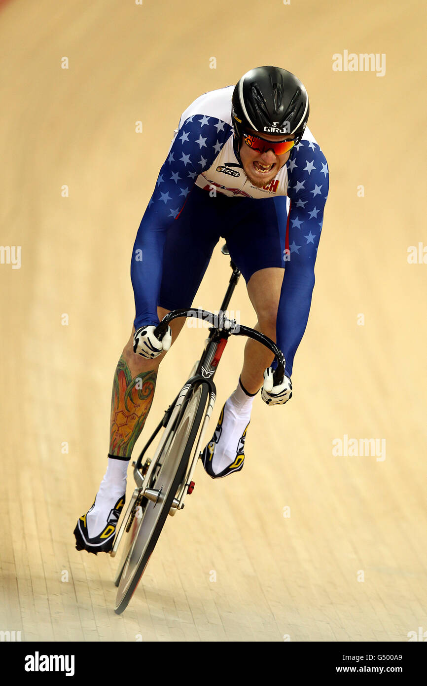 Ciclismo - pista ciclistica UCI Coppa del mondo e Giochi Olimpici prova evento - terzo giorno - Olympic Velodrome. Kevin Mansker, Stati Uniti Foto Stock