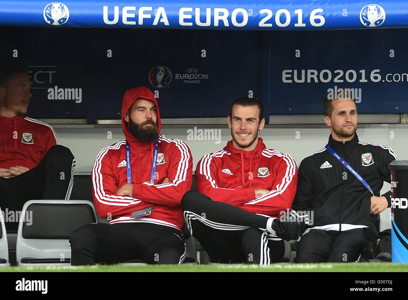 Il Galles Joe Ledley (sinistra) e Gareth balla durante la camminata circa presso lo stadio comunale, Toulouse, Francia. Foto Stock