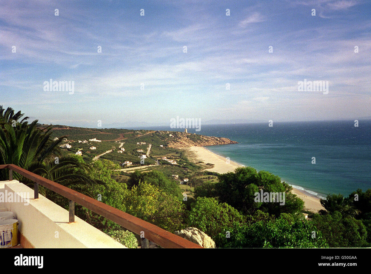 Immagine recente ma non datata del panorama dalla Villa di Kenneth Noye ad Atlanterra, Andalusia, Spagna. Kenneth Noye, 52 anni, è stato giudicato colpevole da una giuria dell'Old Bailey dell'assassinio di Stephen Cameron, 21 anni, durante una lotta contro la rabbia della strada sullo scambio di Swanley M25. * a Kent il 19 maggio 1996. Foto Stock