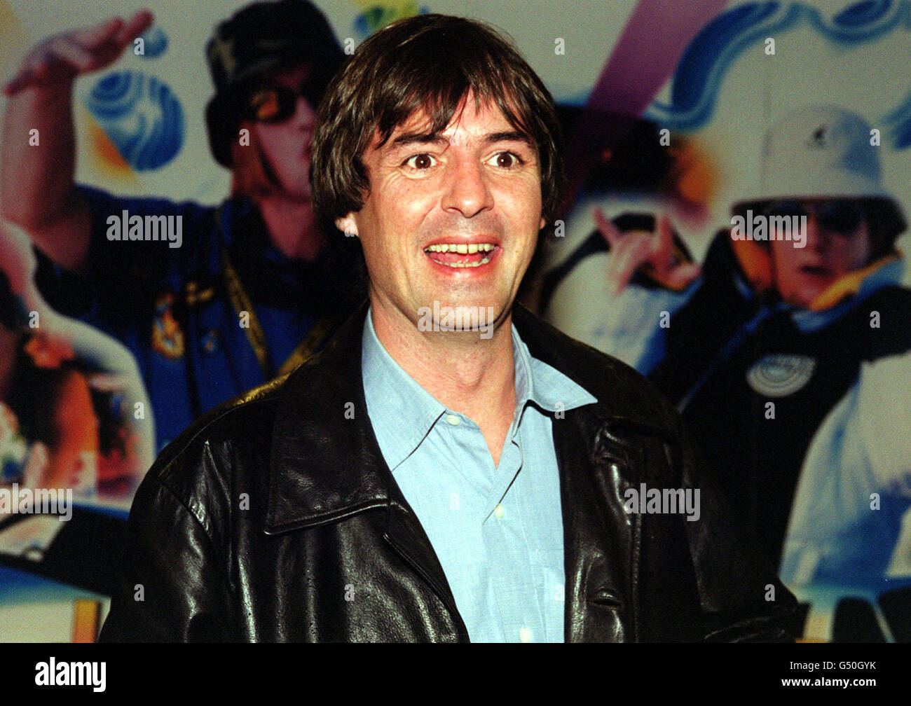 L'attore Neil Morrissey, protagonista del Men Behing Male della televisione, arriva al World Charity Premiere del film "Kevin and Perry Go Large" in Aid of Comic Relief, al cinema Warner Village West End di Leicester Square a Londra. Foto Stock