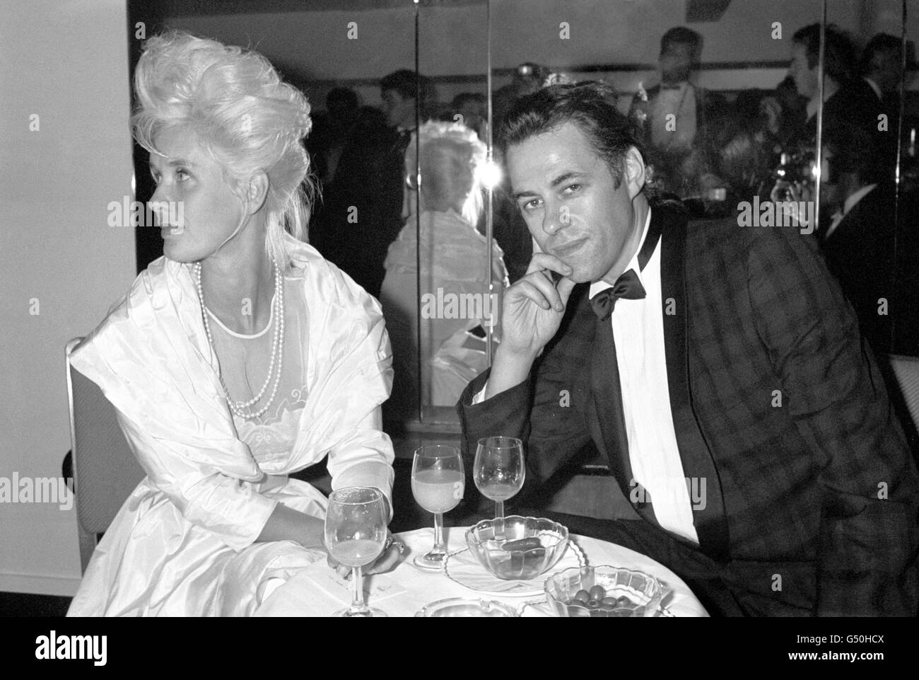 Bob Geldof e sua moglie, presentatrice televisiva Paula Yates. * 17/9/2000: 41 anni Yates è morto, il suo avvocato Anthony Burton confermato. Scotland Yard ha detto che gli ufficiali sono stati chiamati ad un indirizzo a St Luke's Mews, Notting Hill, Londra ovest, da un equipaggio di ambulanza. Il portavoce ha detto che un corpo è stato trovato in una camera da letto e la causa di morte non sarà conosciuta fino al post mortem. Foto Stock