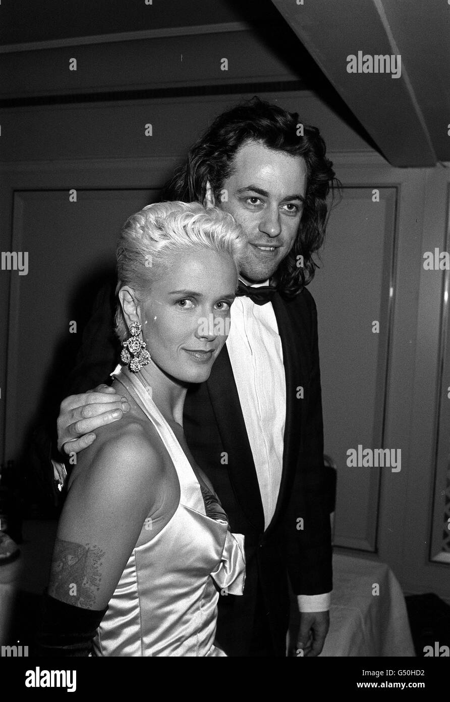 La star pop Bob Geldof e sua moglie, la presentatrice televisiva Paula Yates. * 17/9/2000: 41 anni Yates è morto, il suo avvocato Anthony Burton confermato. Scotland Yard ha detto che gli ufficiali sono stati chiamati ad un indirizzo a St Luke's Mews, Notting Hill, Londra ovest, da un equipaggio di ambulanza. Il portavoce ha detto che un corpo è stato trovato in una camera da letto e la causa di morte non sarà conosciuta fino al post mortem. Foto Stock