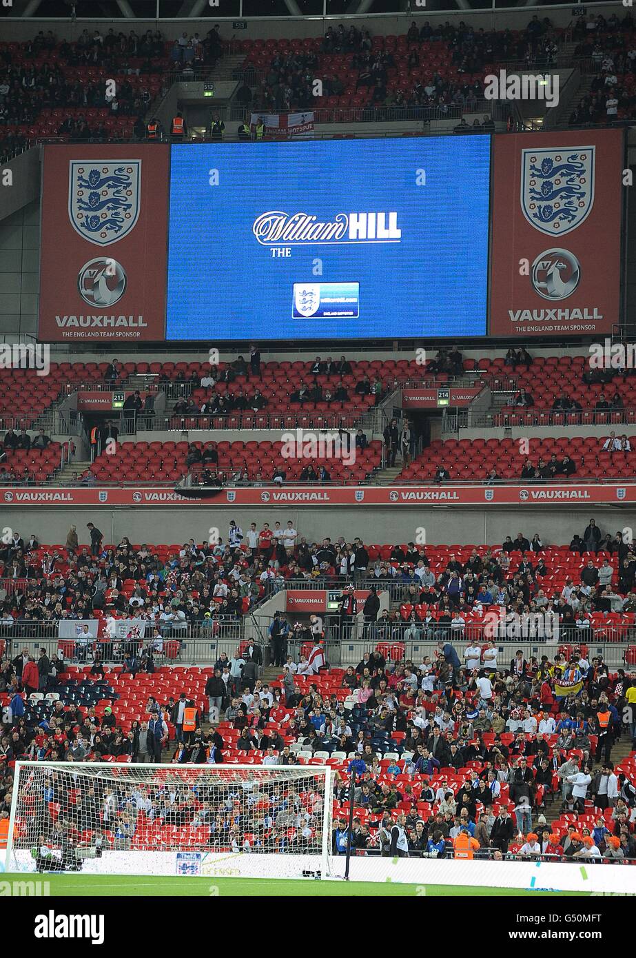 Calcio - Internazionale amichevole - Inghilterra / Paesi Bassi - Stadio di Wembley. Un annuncio viene visualizzato sul grande schermo prima del calcio d'inizio Foto Stock