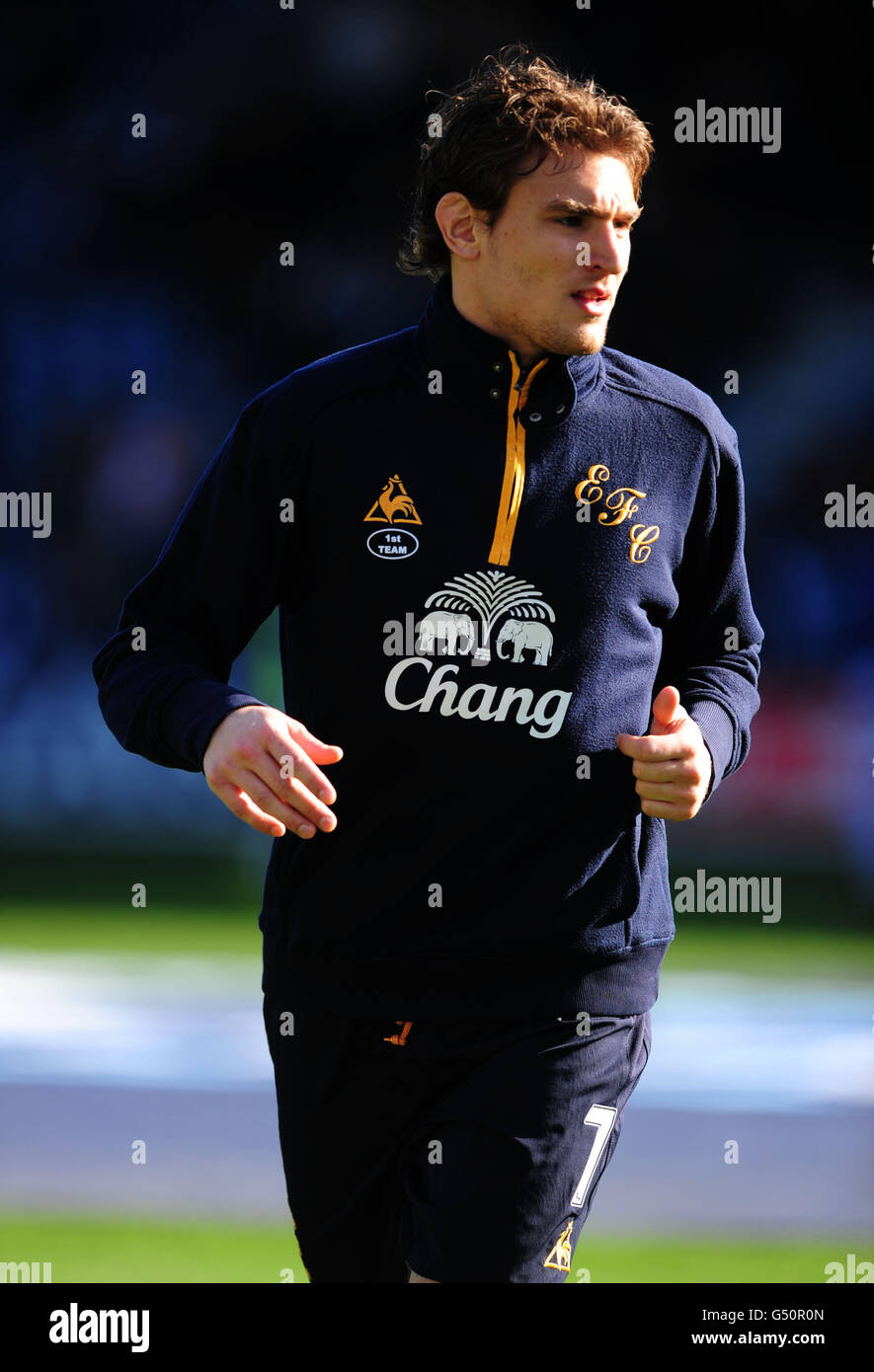 Calcio - Barclays Premier League - Queens Park Rangers / Everton - Loftus Road. Nikica Jelavic di Everton si riscalda prima del gioco Foto Stock