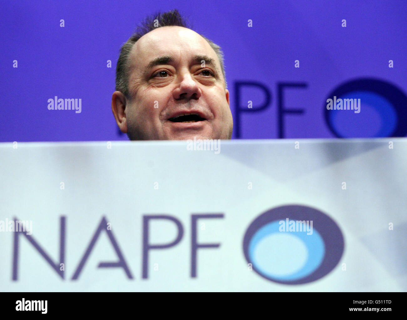 Il primo ministro scozzese Alex Salmond si rivolge all'Associazione nazionale dei fondi pensione per l'apertura della conferenza a Edimburgo. Foto Stock