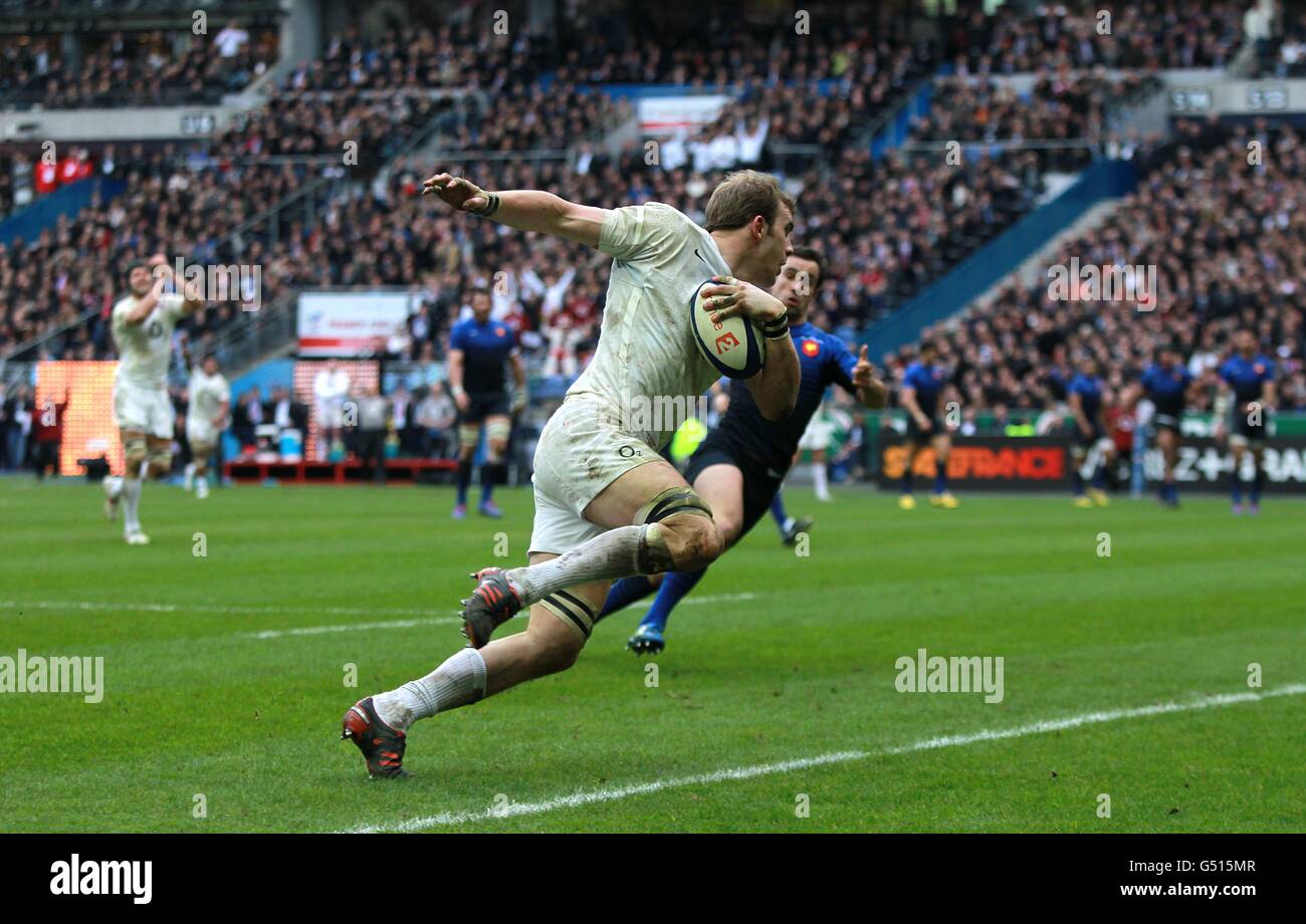 Rugby Union - RBS 6 Nations Championship 2012 - Francia / Inghilterra - Stade de France. Tom Croft in Inghilterra ha fatto un tentativo Foto Stock