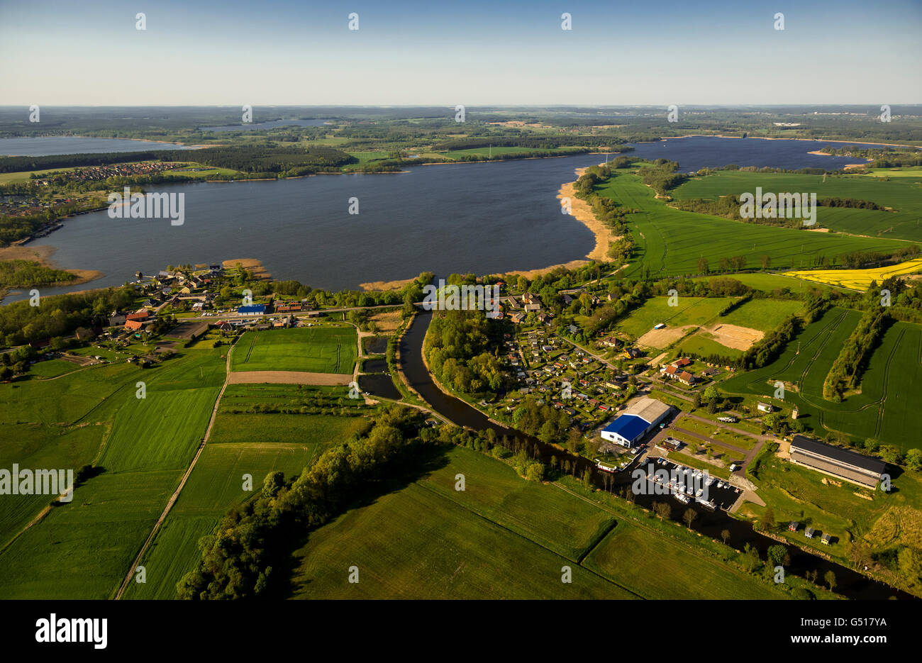 Vista aerea, dal canale Wöblitzsee, Wesenberg, Meclemburgo Lake District, Meclemburgo Lake District, Meclenburgo-Pomerania Occidentale, Foto Stock