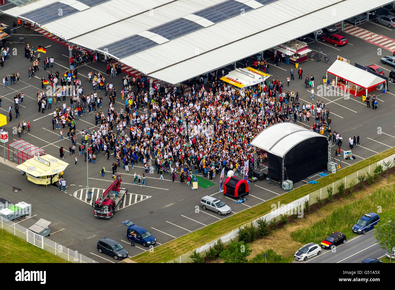 Vista aerea, il Campionato Mondiale di Calcio 2014, vista aerea, Public Viewing a martello Handelshof, Rudel guardando, Coppa del Mondo 2014, calcio Foto Stock