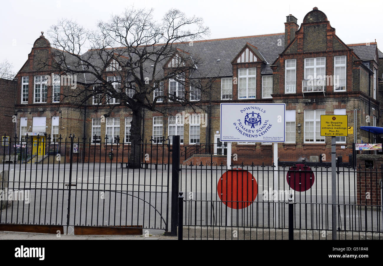 Una visione generale della downhills Primary School, Haringey come il corpo di governo della scuola che ha combattuto lo status di accademia è stato saccheggiato e sostituito, il Dipartimento per l'istruzione ha confermato oggi. Foto Stock