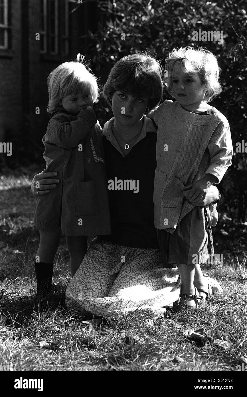 LADY DIANA SPENCER 1980: Lady Diana Spencer (in seguito Principessa del Galles), l'ultima ragazza del Principe del Galles, raffigurata all'asilo di St. George's Square, Pimlico, Londra, dove lavora come insegnante. È la figlia più giovane di Earl Spencer. Foto Stock