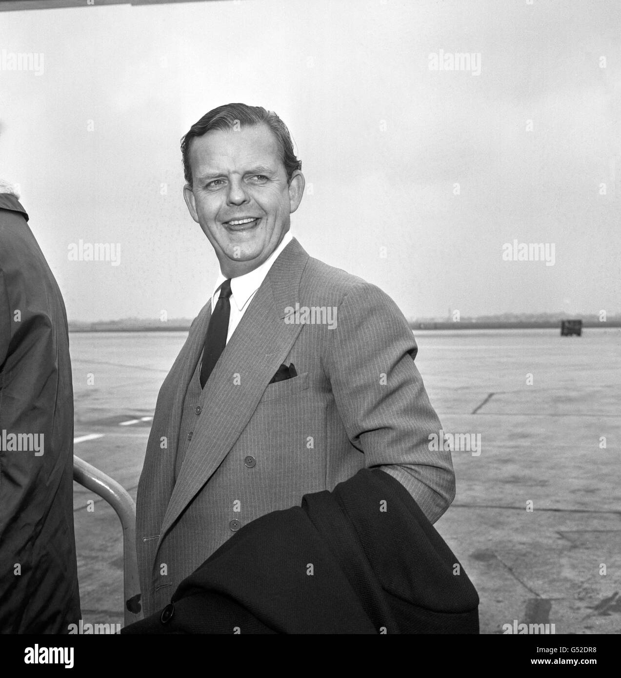 L'attore David Tomlinson - Aeroporto di Londra Foto Stock