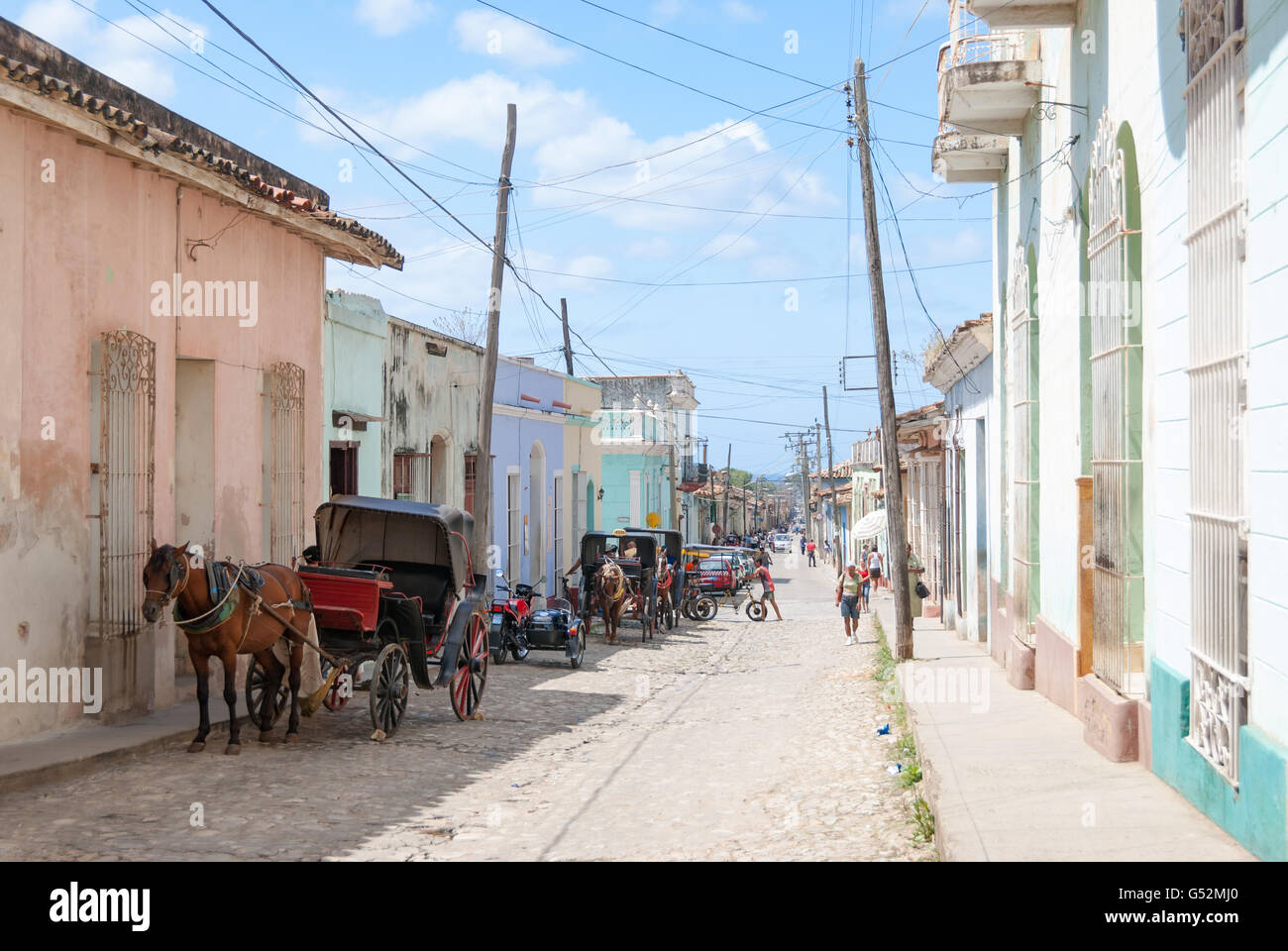 Cuba, Sancti Spíritus, Trinidad, scena di strada con carrelli Foto Stock