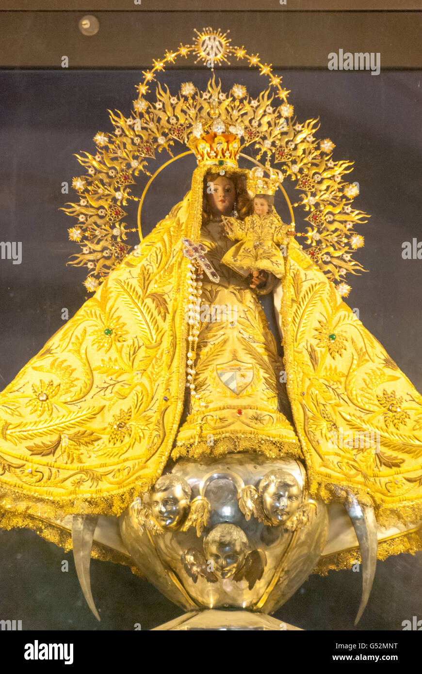 Cuba Santiago de Cuba, El Cobre, La Vergine misericordiosa di El Cobre (Virgen de la Caridad del Cobre) una figura sacra che è stata venerata fin dal 1612 Foto Stock
