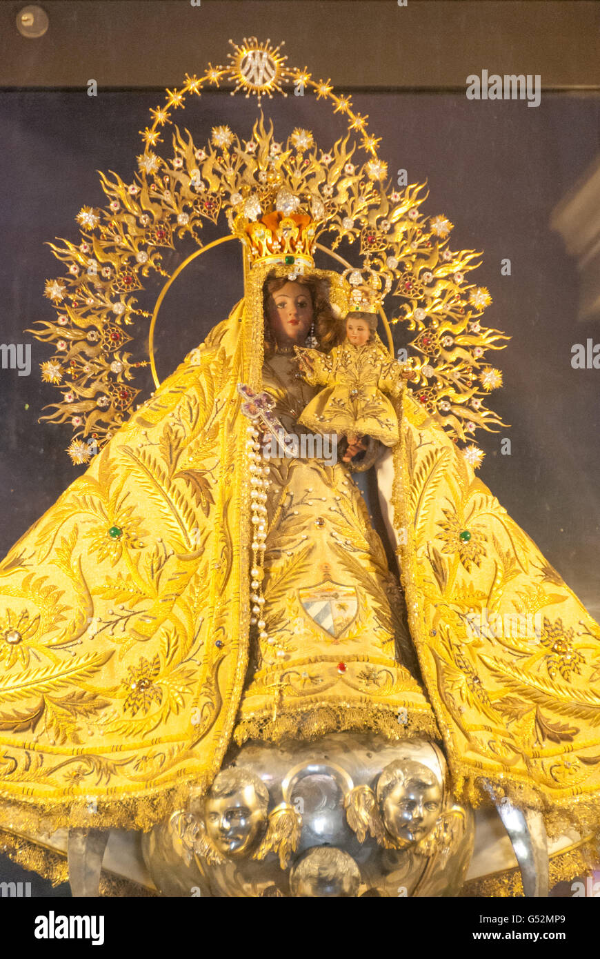 Cuba Santiago de Cuba, El Cobre, La Vergine misericordiosa di El Cobre (Virgen de la Caridad del Cobre) una figura sacra che è stata venerata fin dal 1614 Foto Stock
